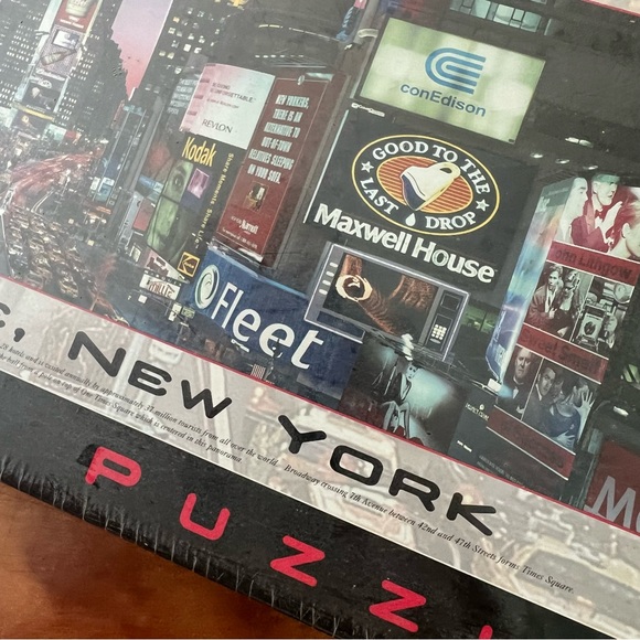 NWT Buffalo Games Panoramic Puzzles NY Times Square and Chicago Skyline - Picture 10 of 13
